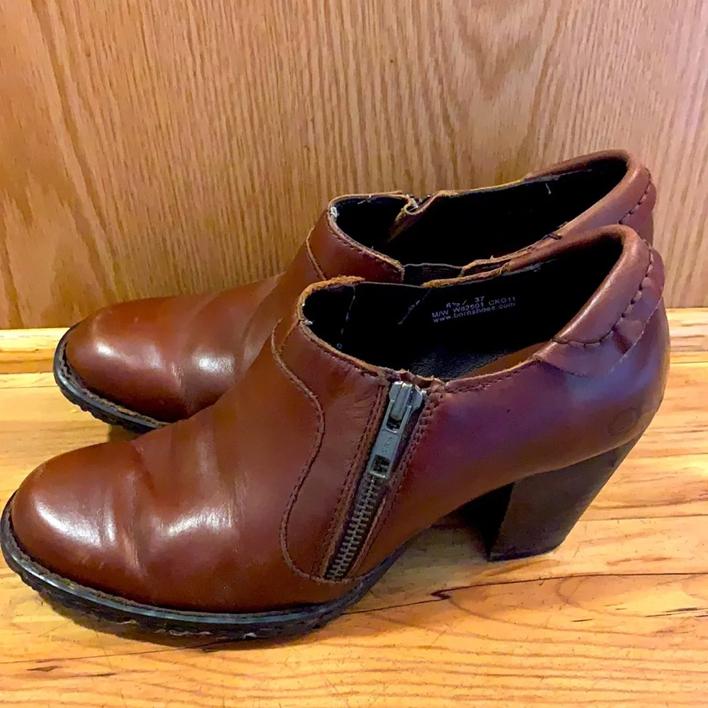 BORN cognac brown leather 37 6.5 side zip shooties ankle boots heel booties VGUC